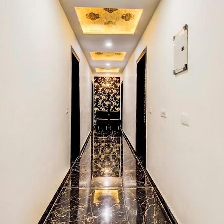 Hotel Blossom Rooms - Fully Ac Tājganj Kültér fotó
